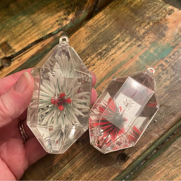 Vintage Set of 6 Jewelbrite Plastic Christmas Tree & Poinsettia Ornaments - Picture 8 of 10